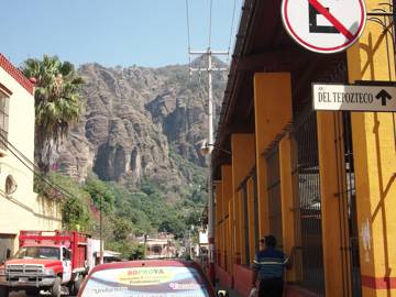 Street in Tepoztlán, Morelos, on the way to El Tepozteco